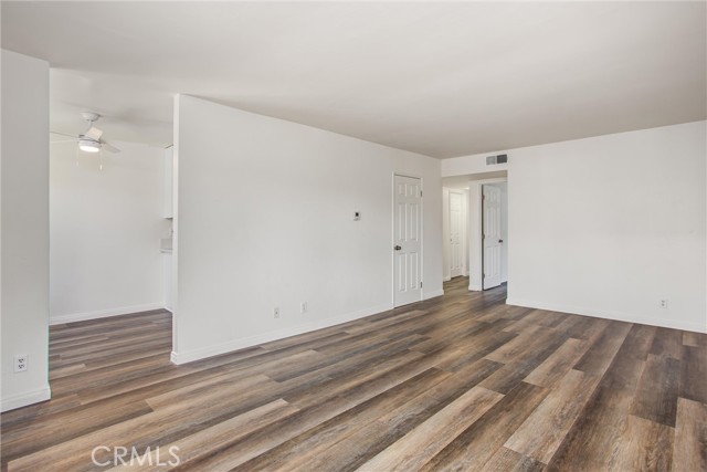 23017 Via Pimiento, Mission Viejo CA: https://media.crmls.org/medias/c816551c-af57-4713-bacd-a284a3a59260.jpg