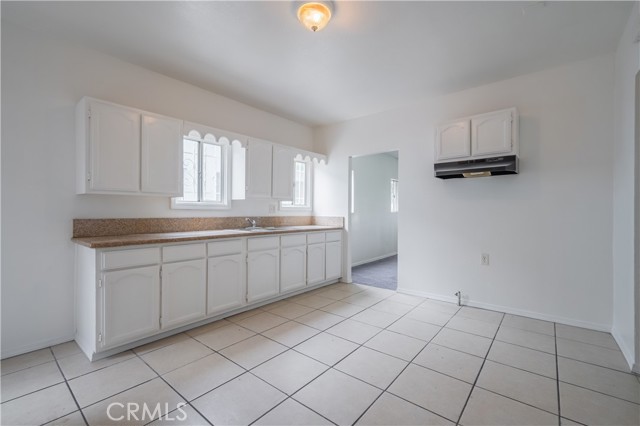 Detail Gallery Image 13 of 26 For 144 W 101st St, Los Angeles,  CA 90003 - 3 Beds | 2 Baths