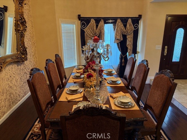 https://media.crmls.org/medias/c8175d9d-fbdd-4f88-ac68-e35c177ee977.jpg?preset=X-Large