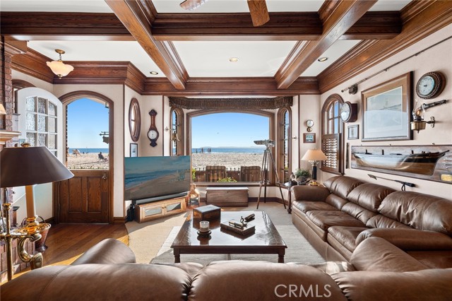 Detail Gallery Image 13 of 27 For 3006 W Oceanfront, Newport Beach,  CA 92663 - 3 Beds | 3/1 Baths