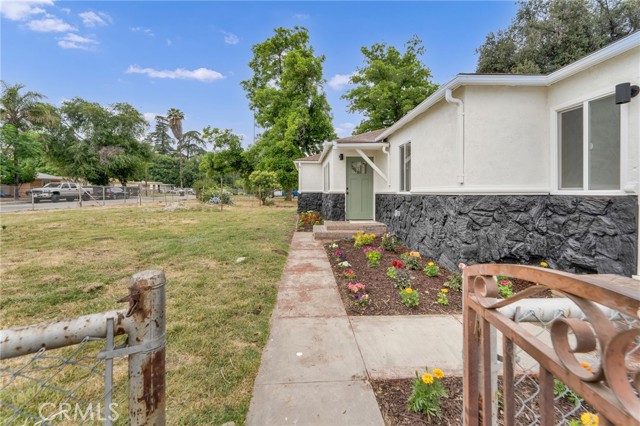 Detail Gallery Image 5 of 38 For 7041 Garden Dr, San Bernardino,  CA 92404 - 3 Beds | 2 Baths