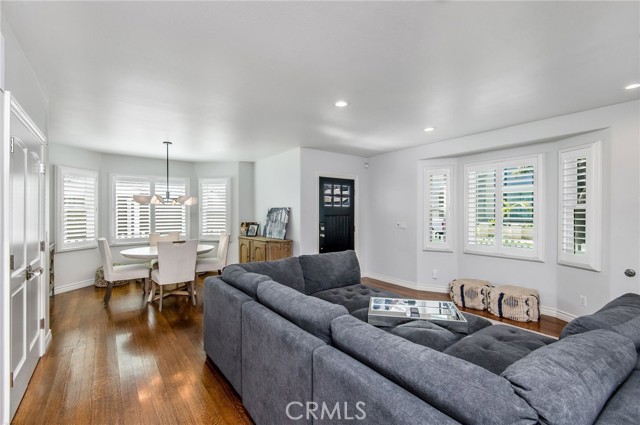 Detail Gallery Image 11 of 55 For 234 16th St, Seal Beach,  CA 90740 - 4 Beds | 3/1 Baths