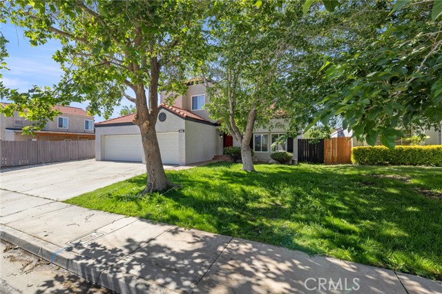 Detail Gallery Image 3 of 50 For 4046 Kona Ct, Palmdale,  CA 93552 - 3 Beds | 3 Baths