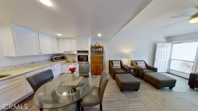 Detail Gallery Image 10 of 21 For 13721 Alderwood Lane #28 E M3,  Seal Beach,  CA 90740 - 1 Beds | 1 Baths