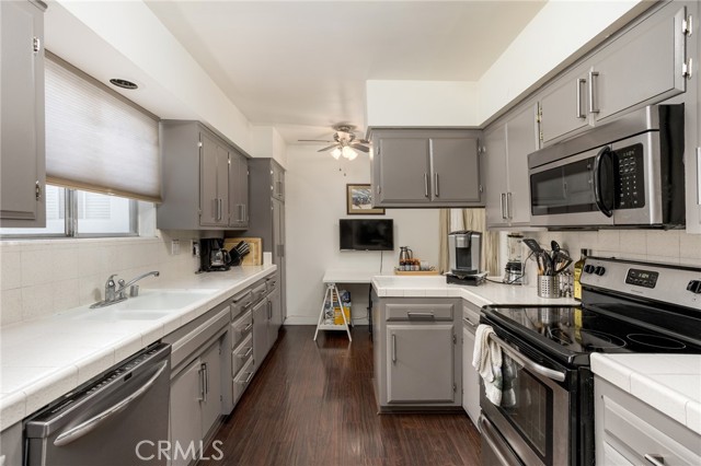 Detail Gallery Image 9 of 32 For 615 E Olive a,  Burbank,  CA 91501 - 2 Beds | 2 Baths