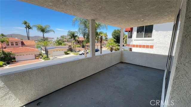 22547 Cascade, Canyon Lake CA: https://media.crmls.org/medias/c81b4811-31cd-446b-9bb0-6411bc27e112.jpg