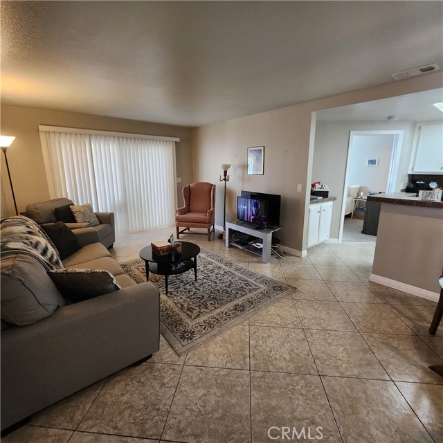 16377 Lakeshore Drive, Lake Elsinore CA: https://media.crmls.org/medias/c81b7af2-7410-45e8-8db3-785de42b8f11.jpg