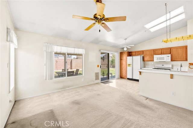 2755 Cambridge Avenue, Hemet CA: https://media.crmls.org/medias/c81b7d30-c344-4224-b663-55f0aa77ebc7.jpg