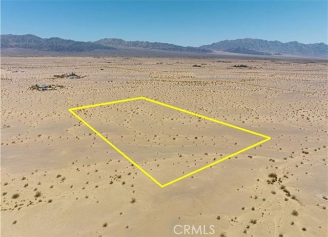 62816 Hollywood Lane, 29 Palms CA: https://media.crmls.org/medias/c81b7efe-efab-4c54-bfa5-256699e9d4fe.jpg