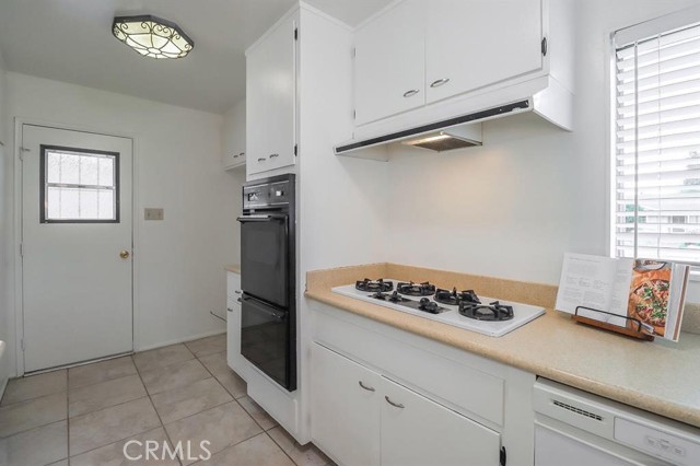 Detail Gallery Image 9 of 20 For 1870 Burch Ave, Simi Valley,  CA 93063 - 3 Beds | 2 Baths