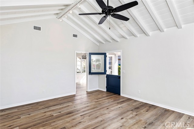 Detail Gallery Image 5 of 20 For 260 Pearl St, Laguna Beach,  CA 92651 - 3 Beds | 2 Baths