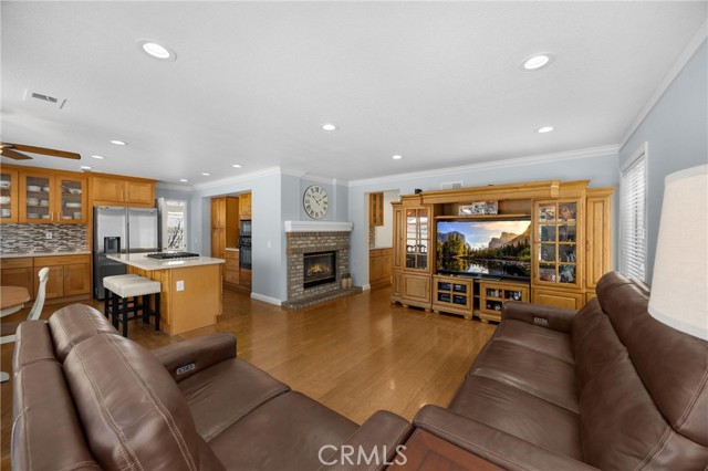 4350 Bennington Court, Chino CA: https://media.crmls.org/medias/c81cc9ad-0d5d-4e71-a31e-d76f1245e4b3.jpg
