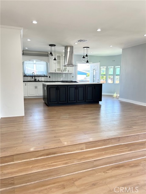 Detail Gallery Image 4 of 15 For 10603 S Osage Ave, Inglewood,  CA 90304 - 3 Beds | 3 Baths