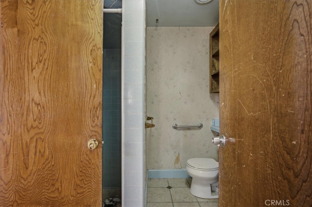 https://media.crmls.org/medias/c81d0ce6-6f88-4fb8-9d2f-36773b01e83d.jpg?preset=X-Large