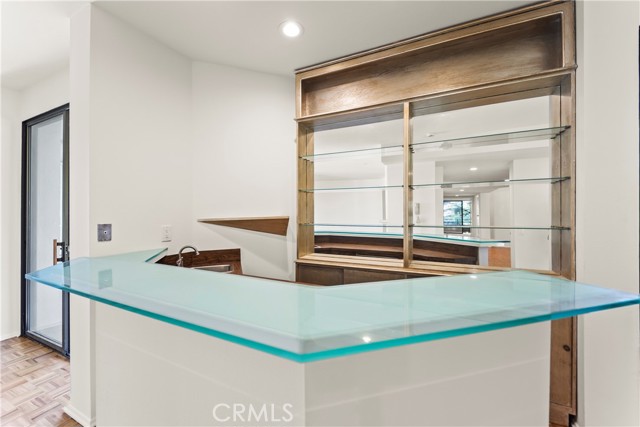 Detail Gallery Image 12 of 40 For 4720 Park Encino Ln #220,  Encino,  CA 91436 - 2 Beds | 2/1 Baths