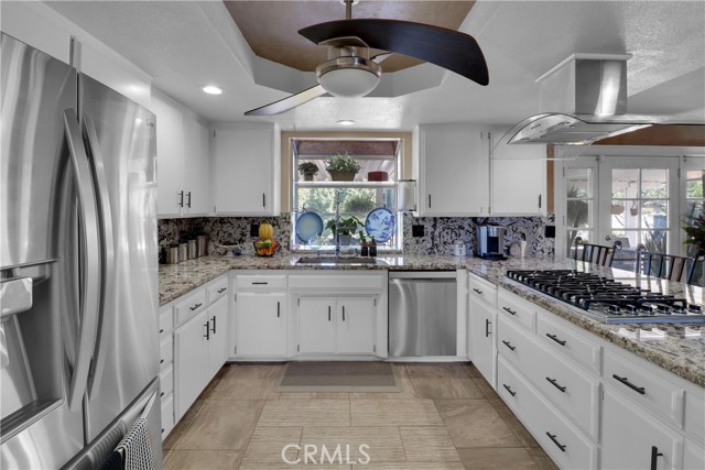 Detail Gallery Image 14 of 44 For 16750 Canyon View Dr, Riverside,  CA 92504 - 4 Beds | 2 Baths