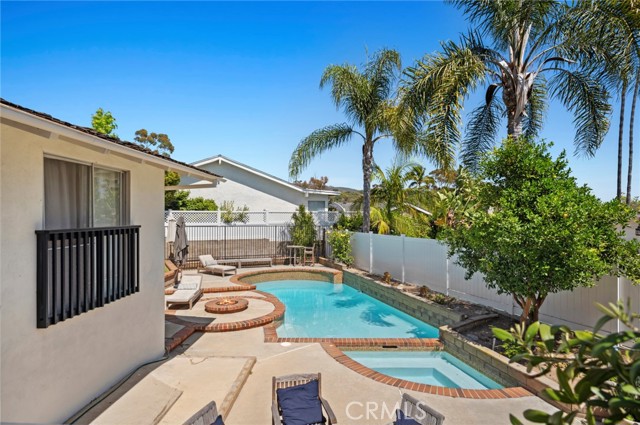 544 De Anza Drive, Corona del Mar CA: https://media.crmls.org/medias/c81dd404-80cd-45f1-8b8c-adec083a3c06.jpg