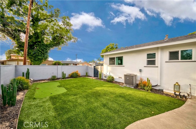 Detail Gallery Image 27 of 30 For 1048 Fairbrook Ln, Santa Ana,  CA 92706 - 4 Beds | 2 Baths