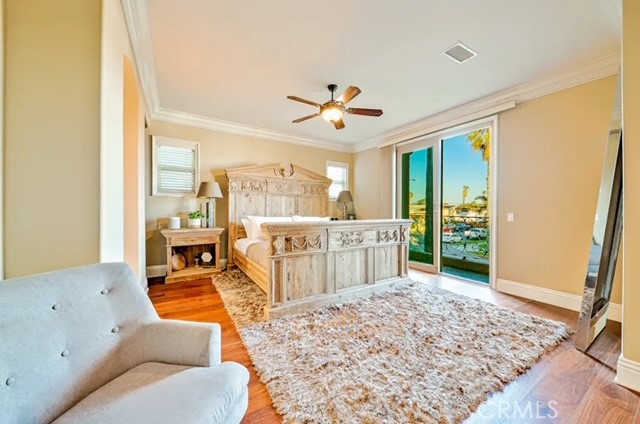 Detail Gallery Image 22 of 34 For 225 11th St, Huntington Beach,  CA 92648 - 4 Beds | 4/1 Baths