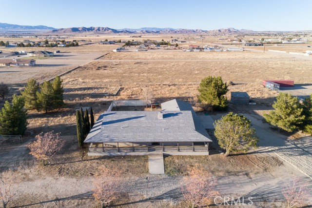7087 W Avenue A, Rosamond CA: https://media.crmls.org/medias/c81f4616-f72e-49ac-bf0e-0150beb69d92.jpg