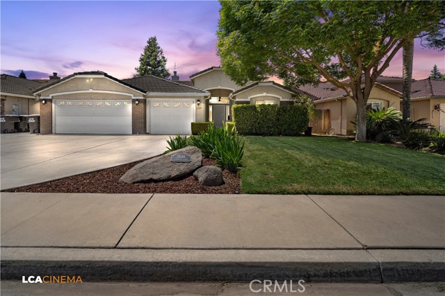 Detail Gallery Image 2 of 25 For 2549 S Virmargo Ct, Visalia,  CA 93292 - 4 Beds | 3 Baths