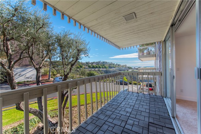 6542 Ocean Crest Drive, Rancho Palos Verdes, California 90275, 2 Bedrooms Bedrooms, ,2 BathroomsBathrooms,Residential,Sold,Ocean Crest,SB17001754