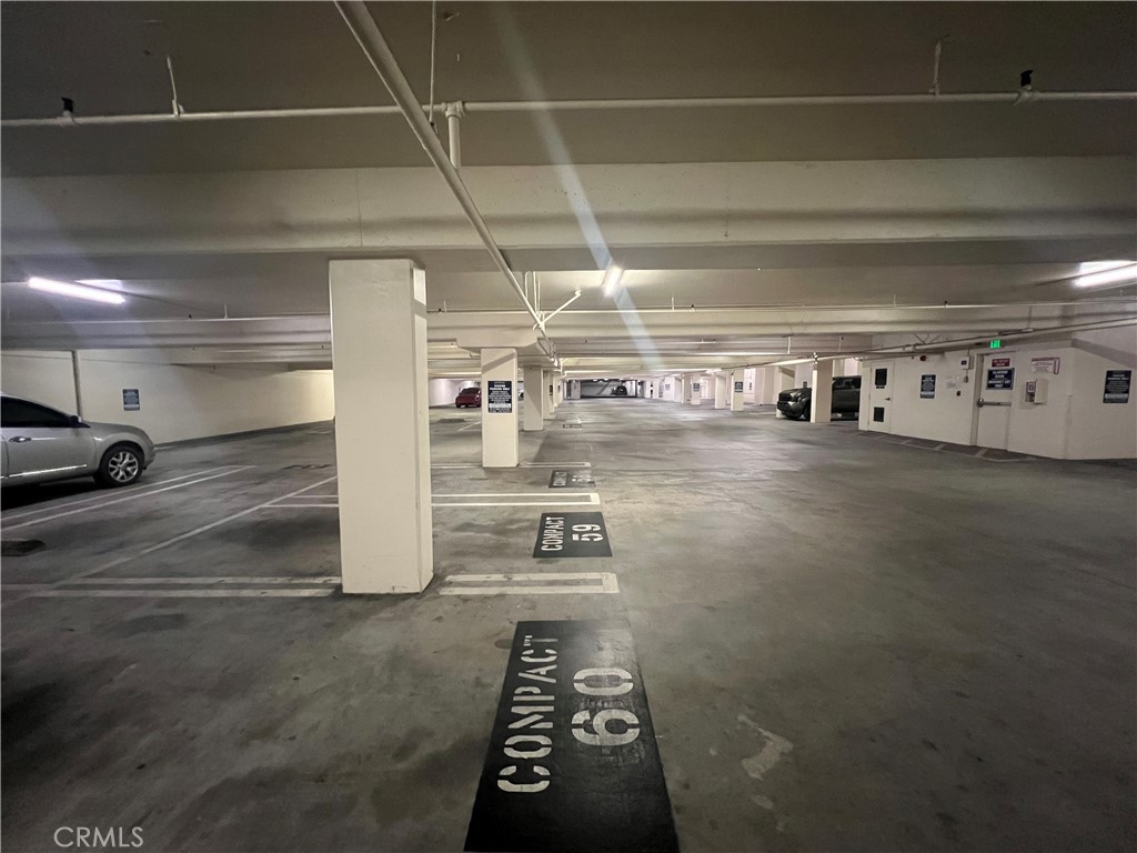https://media.crmls.org/medias/c8203e64-6d30-4bd0-ac6c-942bd37026c0.jpg?preset=X-Large