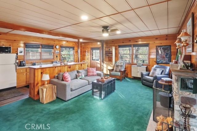 Detail Gallery Image 6 of 16 For 1053 Bruin, Fawnskin,  CA 92333 - 2 Beds | 1 Baths