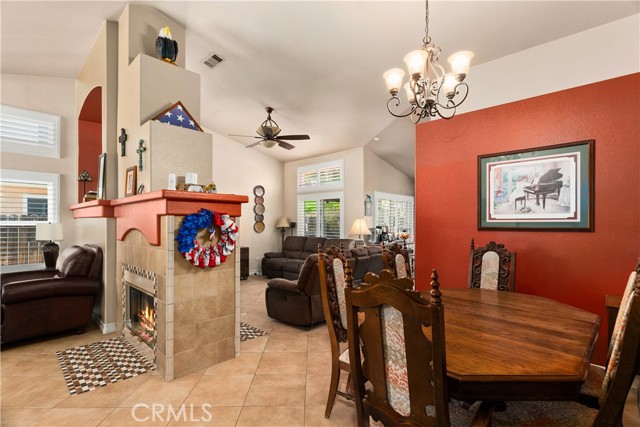 Detail Gallery Image 15 of 41 For 658 Donatello Dr, Corona,  CA 92882 - 3 Beds | 2 Baths