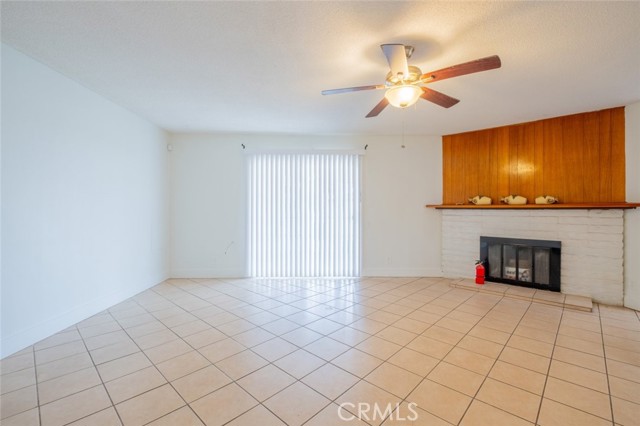 Detail Gallery Image 8 of 30 For 6933 Fallbrook Ave, West Hills,  CA 91307 - 3 Beds | 2 Baths