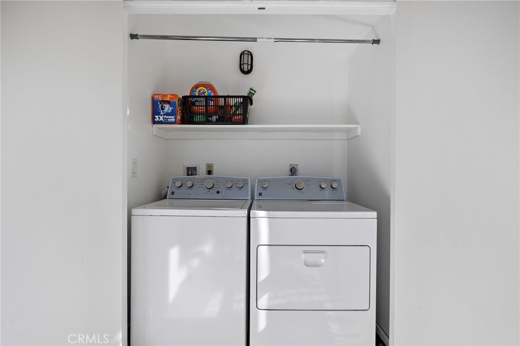 https://media.crmls.org/medias/c8210663-8041-4b61-845b-d851de45e125.jpg?preset=X-Large