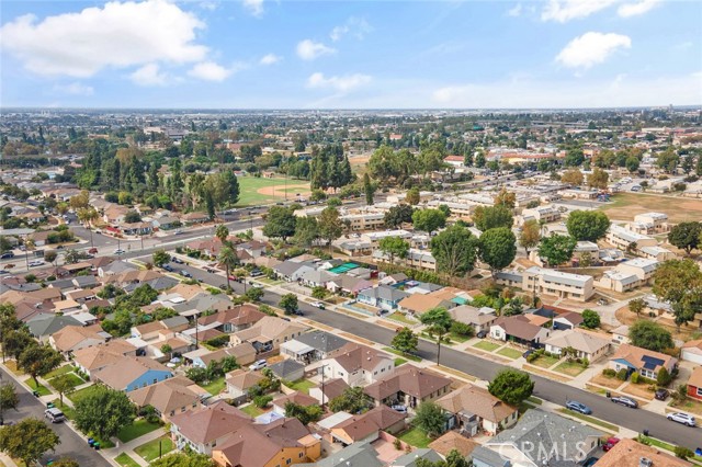 2058 Vancouver Avenue, Monterey Park CA: https://media.crmls.org/medias/c8213fb7-648e-4ebd-82db-f30a55563beb.jpg
