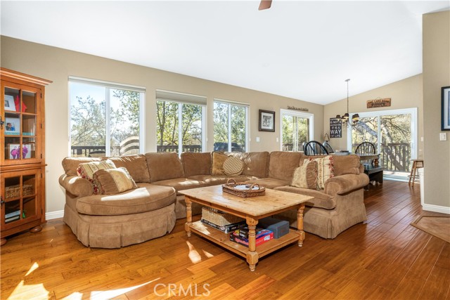 Detail Gallery Image 12 of 49 For 2627 Captains Walk, Lake Nacimiento,  CA 93426 - 3 Beds | 2 Baths