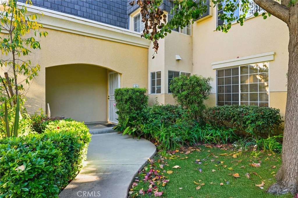 19208 Hamlin Street #5