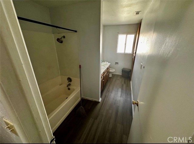 41041 Alder, Hemet CA: https://media.crmls.org/medias/c8222061-c0cc-4f06-9440-db2f7e1087f4.jpg