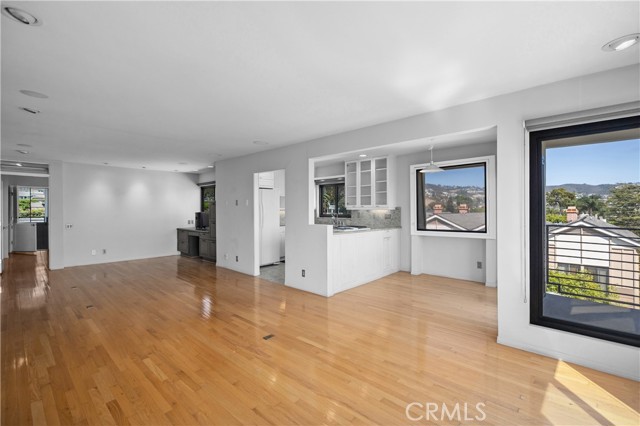 428 Cypress Drive, Laguna Beach CA: https://media.crmls.org/medias/c8222507-14b7-479d-9021-45aecf057904.jpg