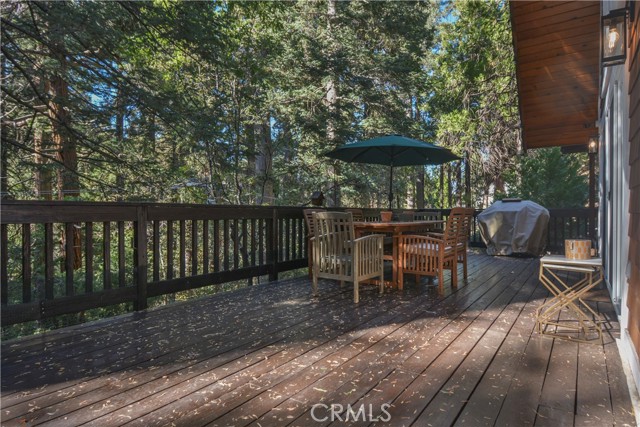 Detail Gallery Image 6 of 37 For 27942 Rainbow Dr, Lake Arrowhead,  CA 92352 - 3 Beds | 3/1 Baths