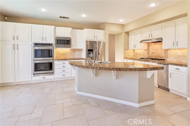 Detail Gallery Image 9 of 42 For 4440 Coffeetree, Moorpark,  CA 93021 - 4 Beds | 3 Baths