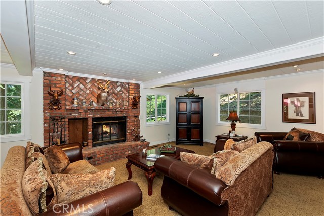 Detail Gallery Image 13 of 48 For 1208 Jungfrau Drive, Crestline,  CA 92325 - 3 Beds | 3/1 Baths