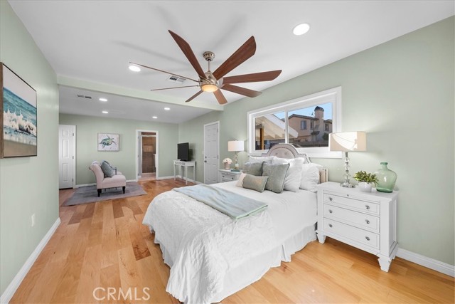 Upstairs primary bedroom entryway.