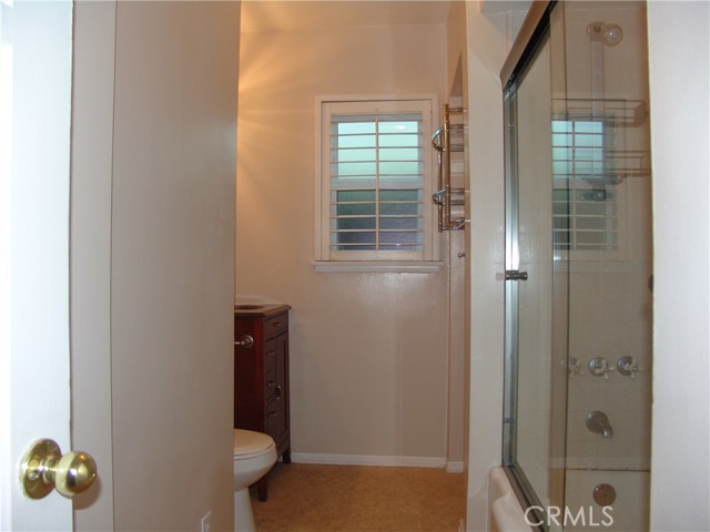 Detail Gallery Image 16 of 22 For 5450 Burnet Ave, Sherman Oaks,  CA 91411 - 3 Beds | 2 Baths