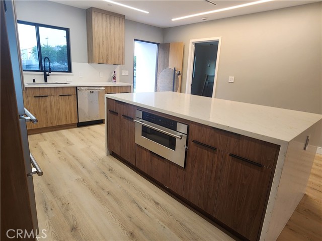 20522 Sherman Way, Winnetka CA: https://media.crmls.org/medias/c8248a8d-3bb7-43d6-b3cd-eeb93935542f.jpg
