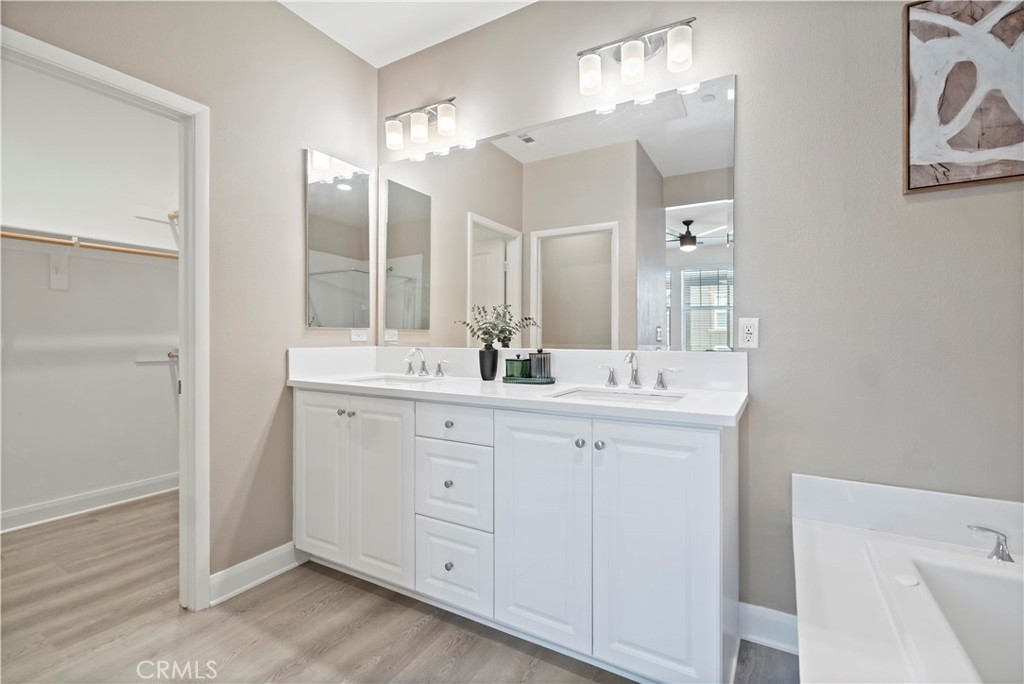 MLS #WS25270586 image #30