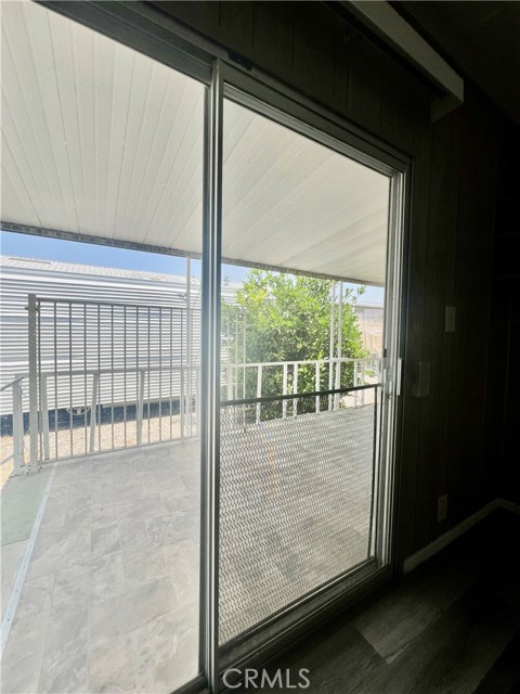 880 N Lake Street, Hemet CA: https://media.crmls.org/medias/c825c94c-a335-42e5-9220-0553dc1adc10.jpg