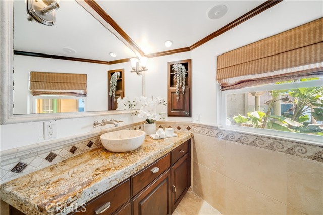 Detail Gallery Image 17 of 25 For 31272 Ceanothus Dr, Laguna Beach,  CA 92651 - 3 Beds | 3 Baths