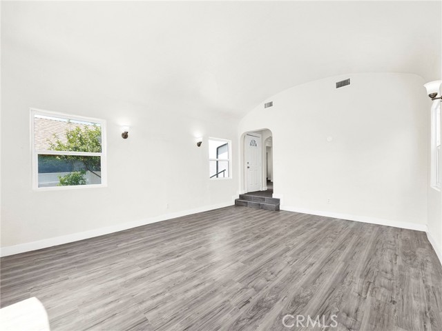 13251 Pinney Street, Pacoima CA: https://media.crmls.org/medias/c826e7dd-4a47-4fd1-b0e2-d96407fa793c.jpg
