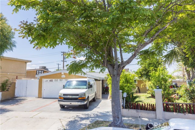 27703 Walnut Springs Avenue, Canyon Country CA: https://media.crmls.org/medias/c827eb94-45f4-4cfd-9268-861ebf4b142d.jpg
