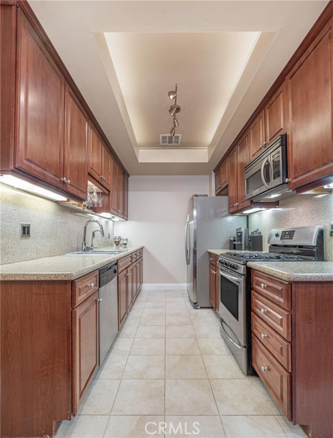Detail Gallery Image 12 of 29 For 10130 Commerce Ave #2,  Tujunga,  CA 91042 - 2 Beds | 2 Baths