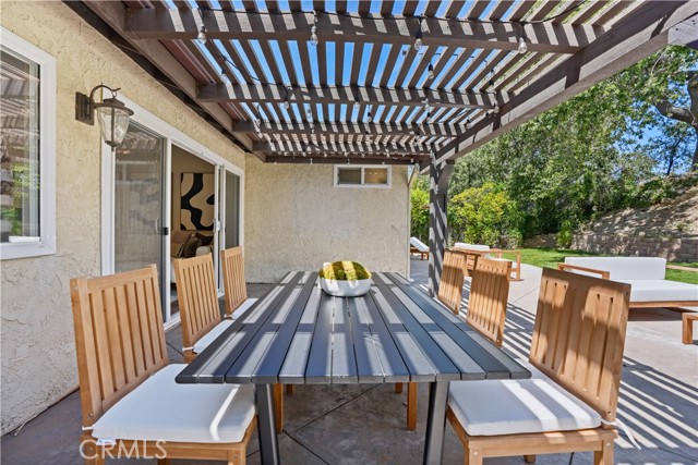 854 Rim Crest, Westlake Village CA: https://media.crmls.org/medias/c828f556-3901-4d3e-83f8-03ebe56adb1f.jpg