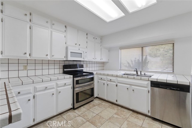 18691 Varden Drive, Madera CA: https://media.crmls.org/medias/c82931dd-84a2-48c7-bb32-89905dd5442b.jpg